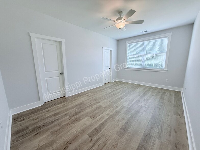Building Photo - 684 Miramar Ln