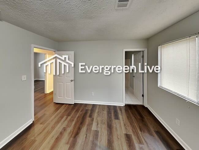 Building Photo - 5052 Galbraith Cir