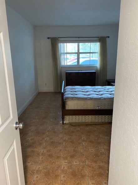 Bedroom - 6713 N Kendall Dr