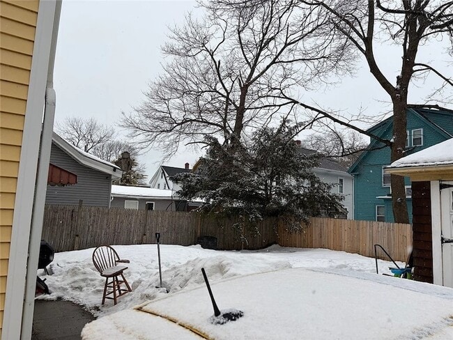 Building Photo - 182 Calla St