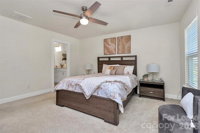 Building Photo - 2126 Blewett Dr