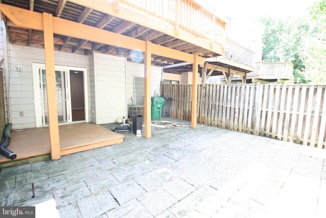 Building Photo - 130 Deer Park Ln