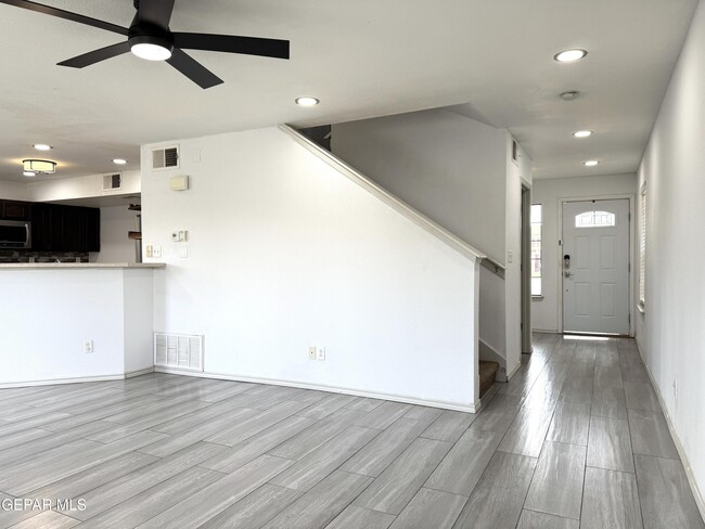 Building Photo - 11952 Mesquite Miel Dr