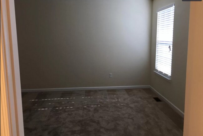 Building Photo - Gorgeous 3 BD/ 2.5 BA Townhouse Available ...