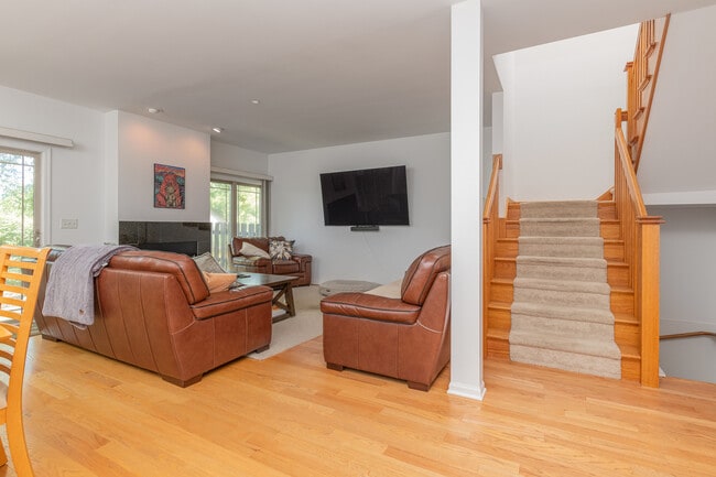 Building Photo - 152 Finstad Dr