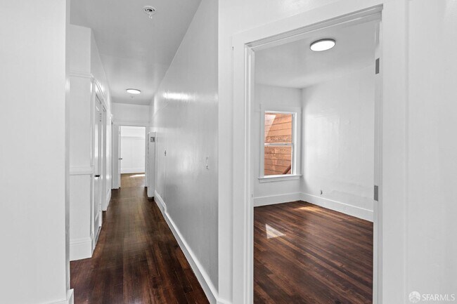 Building Photo - 318 Harriet St