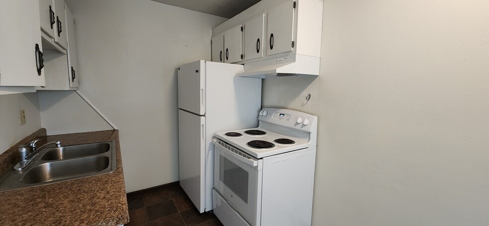 Primary Photo - 625 9th St N