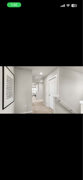 Building Photo - 219 17th Dr