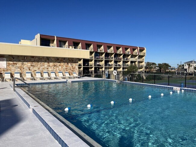 Building Photo - Amazing Ocean View from Pool or Jacuzzi - ...