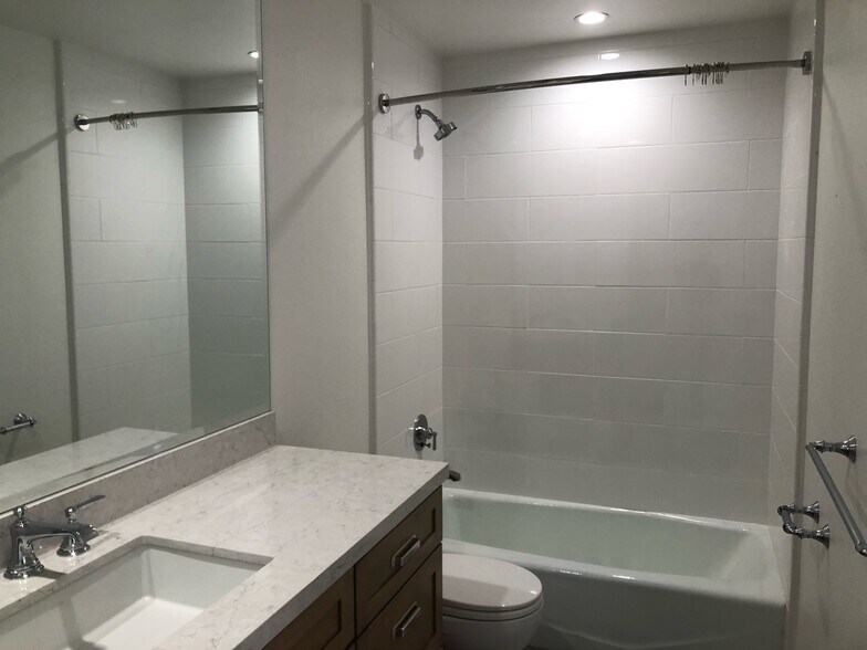 Second Upstairs Bath - 1546 Michael Ln