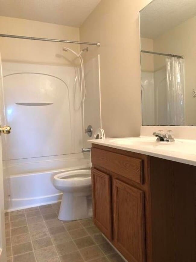 Building Photo - Available now. 4 Bedroom 3 Full Bath Home