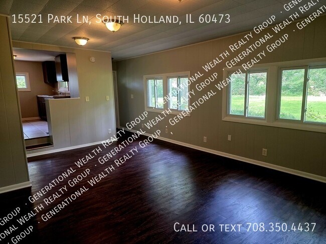 Building Photo - 15521 Park Ln