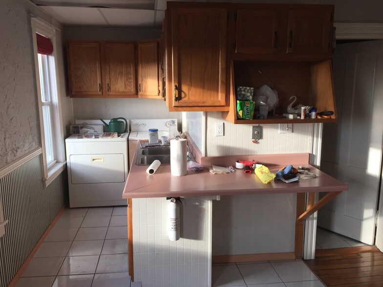 Building Photo - 6 Caroline St