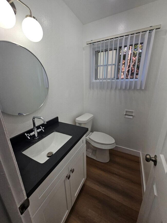 Building Photo - 245 E Ave 38