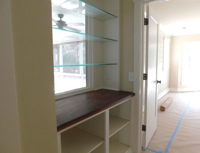 Building Photo - Lovely Remodeled Home In Hilton Head Plantation