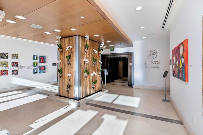 Building Photo - 200 Biscayne Blvd Way