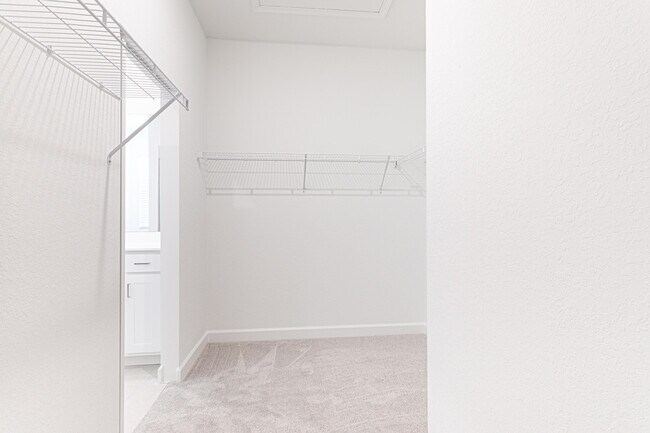 Building Photo - 630 SE Lk Fls St