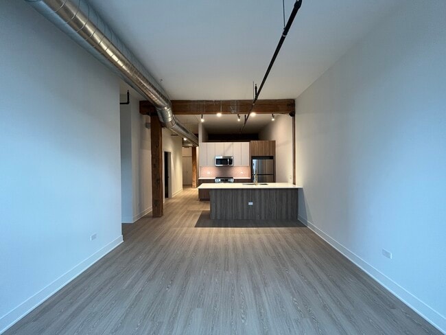 Building Photo - 1040 W Huron St