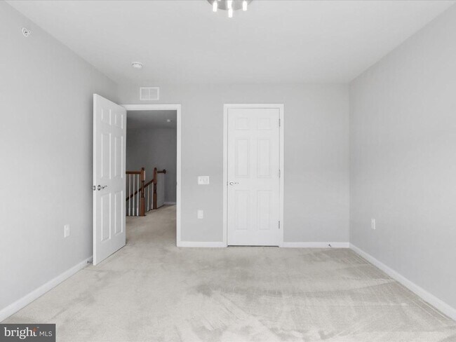 Building Photo - 3037 Rittenhouse Cir