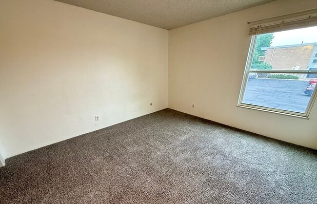 Building Photo - 1606 Cottonwood Dr