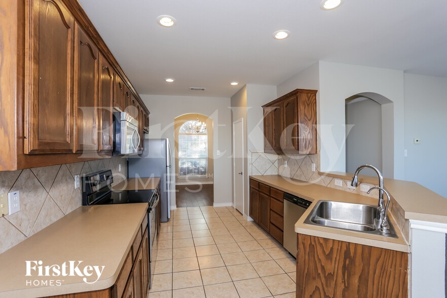 Building Photo - 856 San Miguel Trail