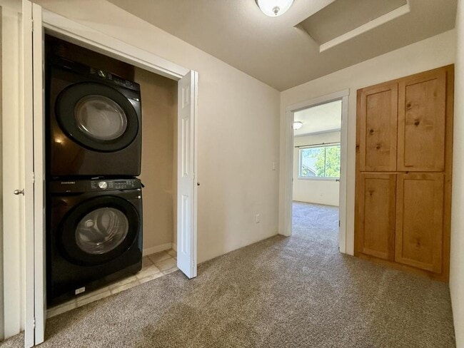 Building Photo - 2149 NW Tara Ln