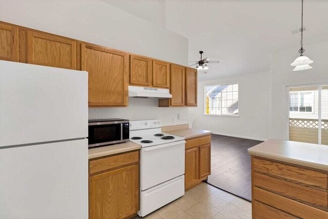 Building Photo - Modern 2-Bedroom, 2-Bath Condo in Grand Ju...