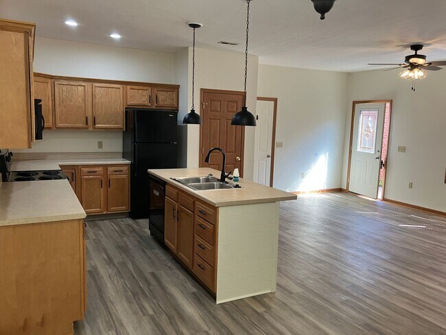 Building Photo - Modern & Spacious 3-Bedroom Ranch Condo – Coming mid-August 2026!