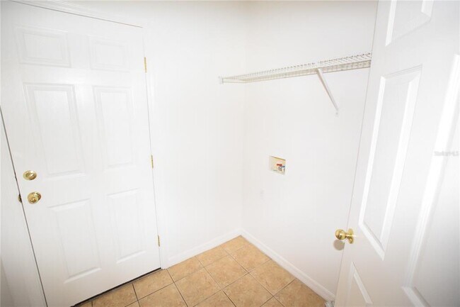 Building Photo - 622 Alfani St