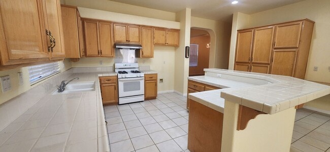 Building Photo - Large single story 4bd/3bath home in Elk Grove!!!