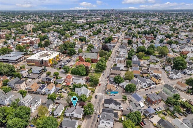 Building Photo - 585 Plainfield St