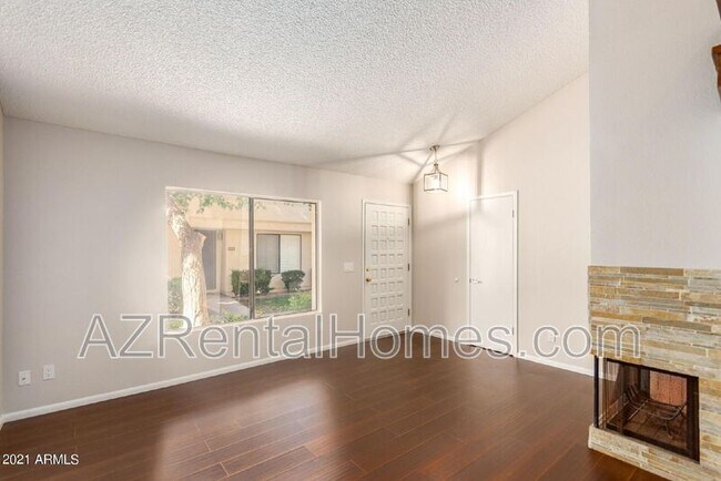 Building Photo - 746 E Morningside Dr