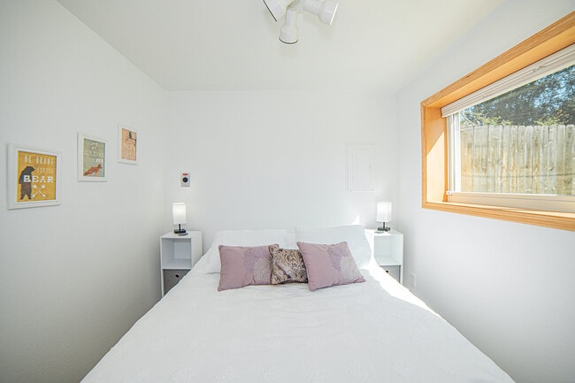 Building Photo - 4801 Canterbury Way