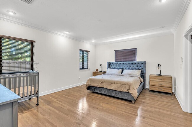 Building Photo - 6376 SW 15th St