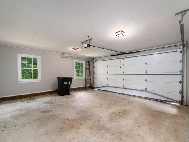Building Photo - Wonderful Updated Ranch in West Cobb