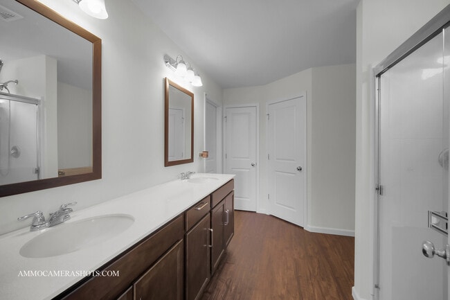 Building Photo - 1398 Kessler Dr