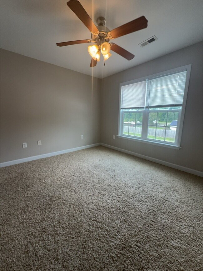 Building Photo - Charming 2 Bedroom Townhouse-643 Fowler Manning Rd. #19