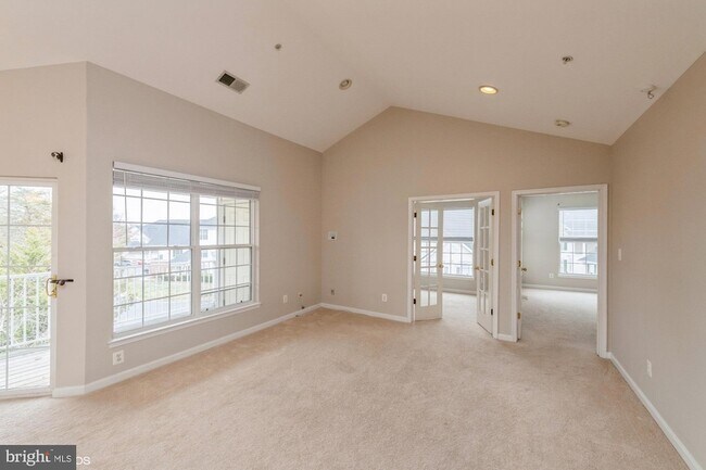 Building Photo - 25340 Lake Mist Square