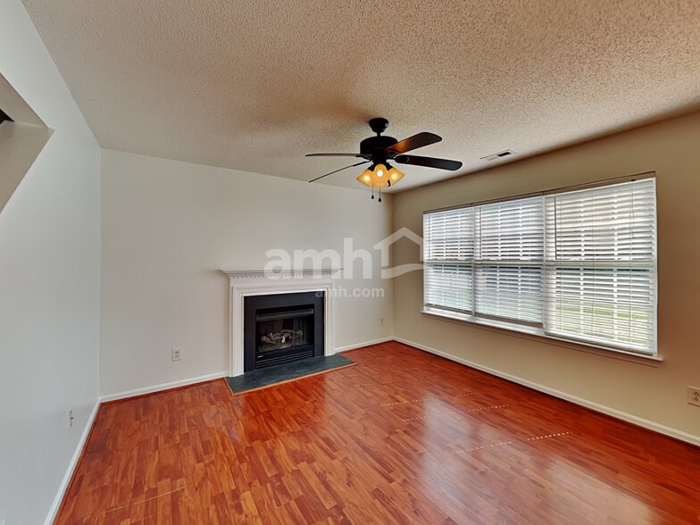 Building Photo - 8820 Cornwall St