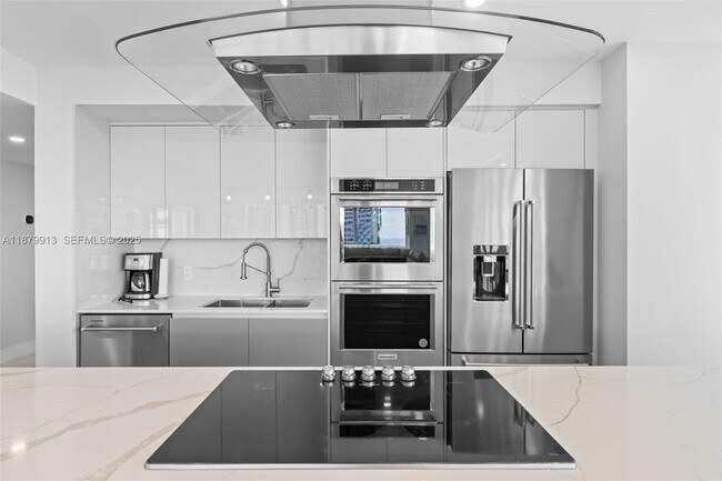 Building Photo - 1830 S Ocean Dr