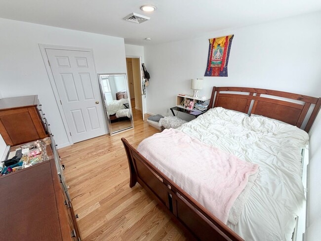 Building Photo - 4 Bedroom Home in South Burlington VT Available 4/1!