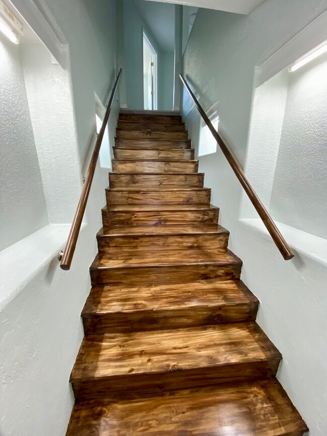 Building Photo - 1503 N County Rd 19A