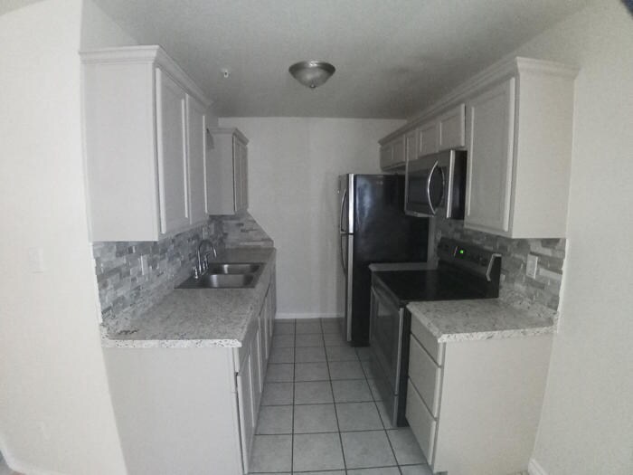 Building Photo - 401 Sunset Ln