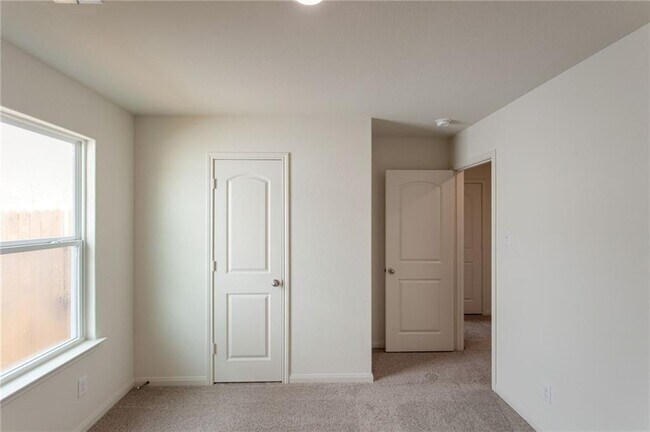 Building Photo - 196 Allington Cir