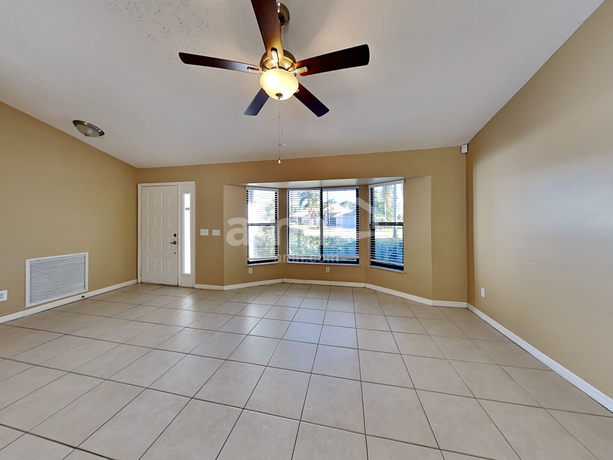 Building Photo - 1501 SE Mariana Rd