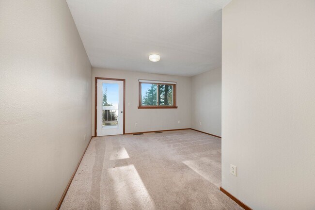 Building Photo - Beautiful home with views and in a gated c...