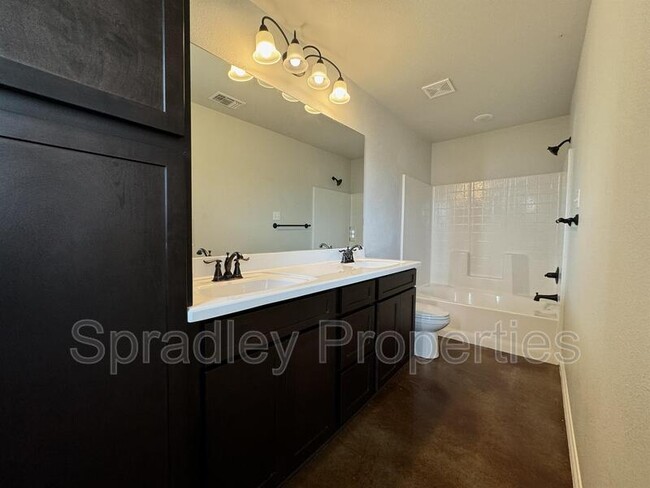 Building Photo - 204 Sparrow Cove