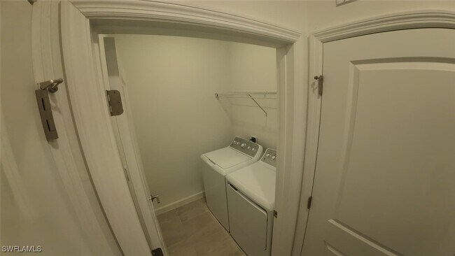 Building Photo - 19552 Hinkley Dr