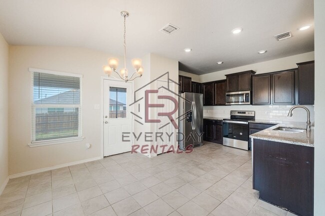 Building Photo - 2004 Mallard Ct