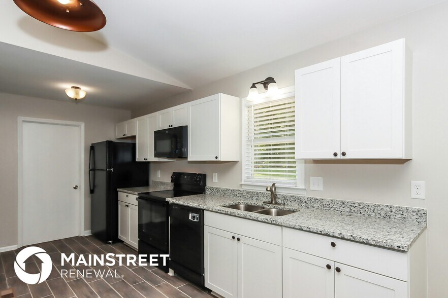 Building Photo - 663 Sunridge Dr